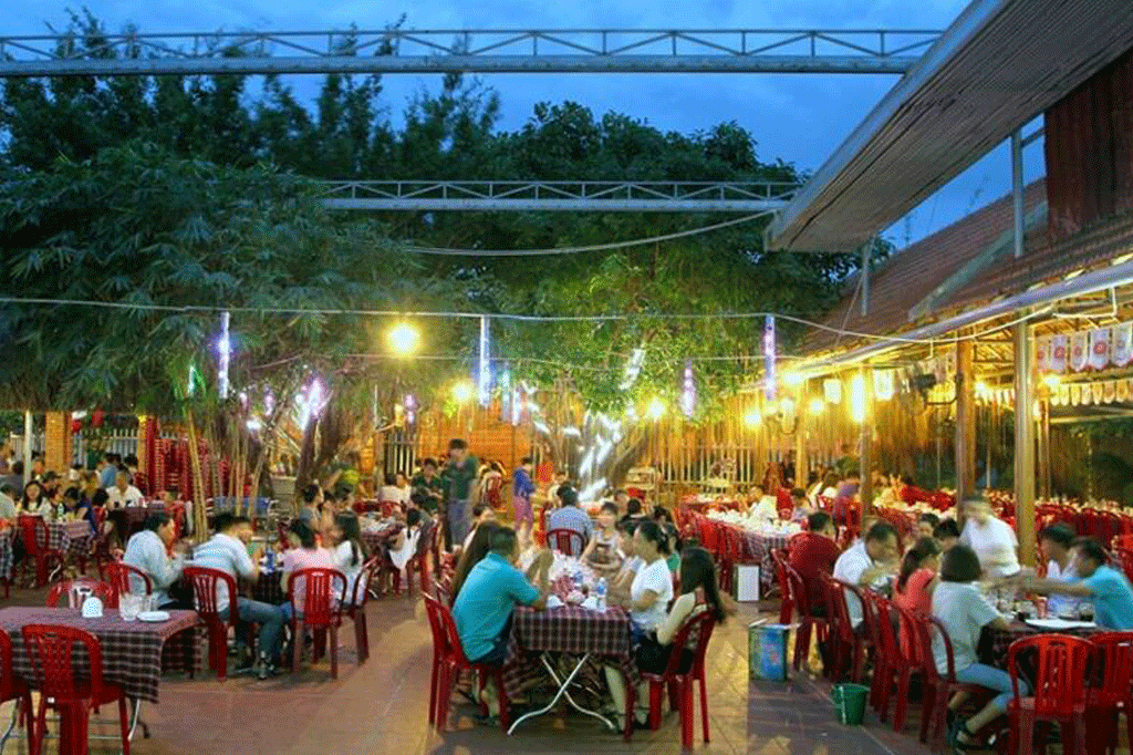 Địa điểm ưa thích quán ăn sân vườn 330 ở Sài Gòn