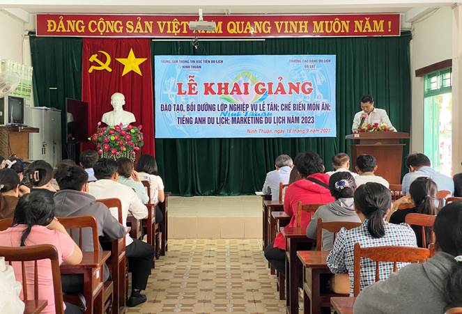 Ninh Thuan: Opening training courses for Reception - Food Processing - English for Tourism - Tourism Marketing in 2023