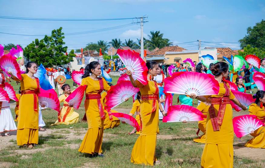 Hòa chung không khí rộn ràng lễ hội Katê 2022 tại các làng Chăm Ninh Thuận