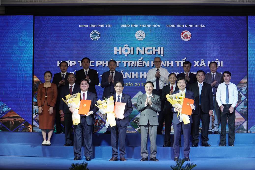 Phát huy thế mạnh cửa ngõ biển, thúc đẩy kinh tế Phú Yên - Khánh Hoà - Ninh Thuận