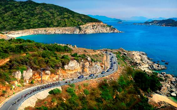 Welcom the New Year of Xin Chou with a trip on the most beautiful coastal road in Viet Nam